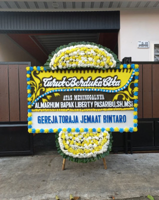 Papan Bunga Duka di Aimando Padaido